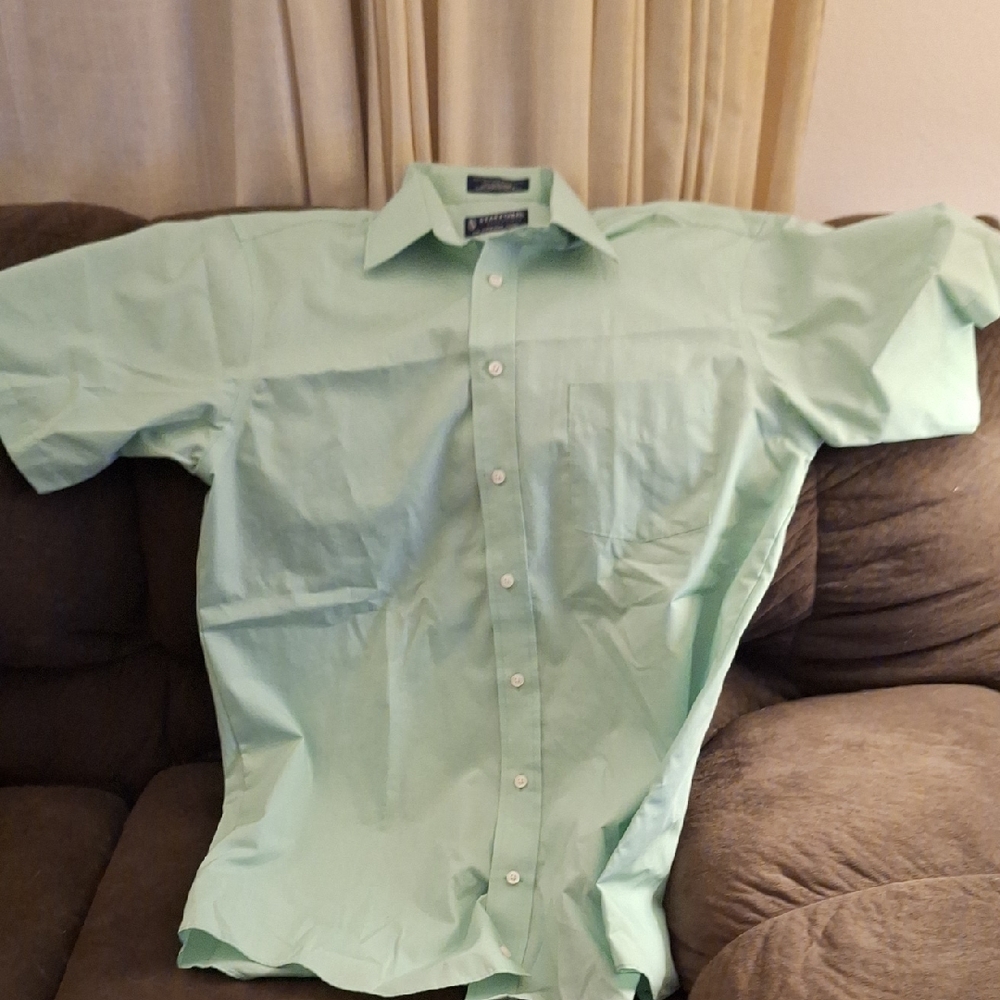 Geoffrey Beene Light Green Casual Button Down Shirt